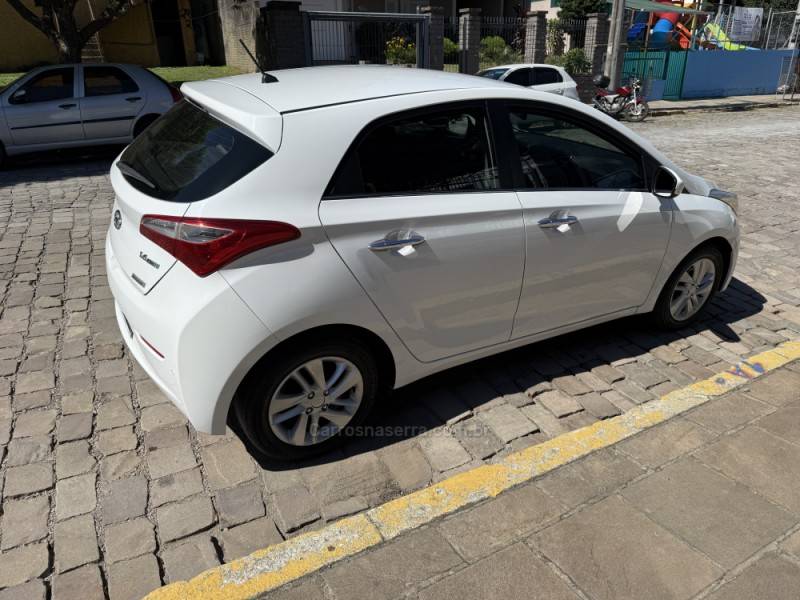 HYUNDAI - HB20 - 2014/2015 - Branca - Sob Consulta
