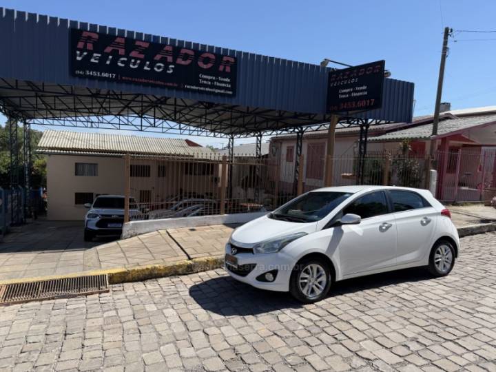 HYUNDAI - HB20 - 2014/2015 - Branca - Sob Consulta