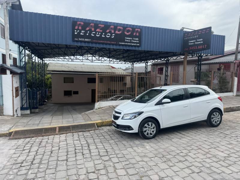 CHEVROLET - ONIX - 2013/2012 - Branca - Sob Consulta