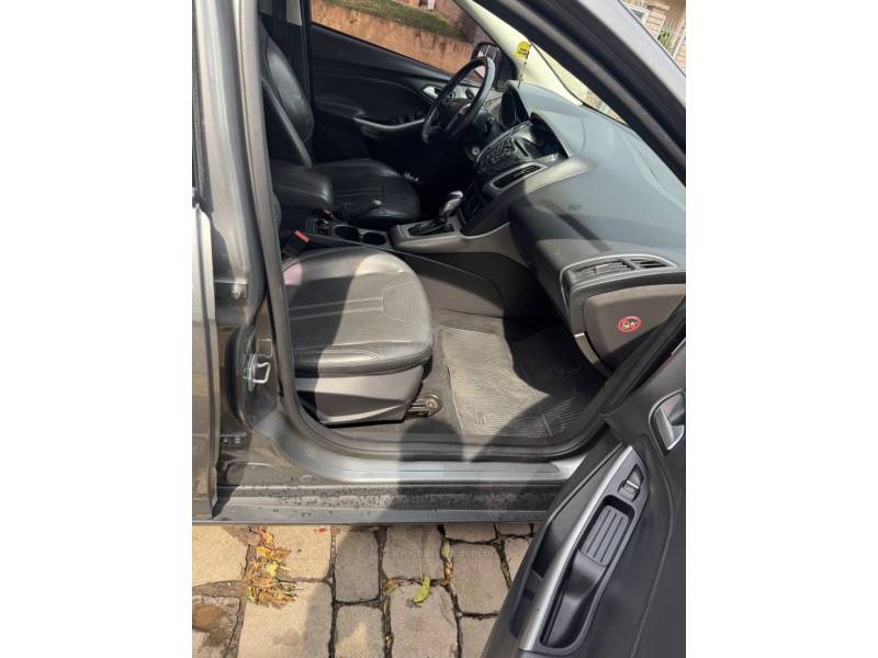 FORD - FOCUS - 2014/2015 - Cinza - Sob Consulta