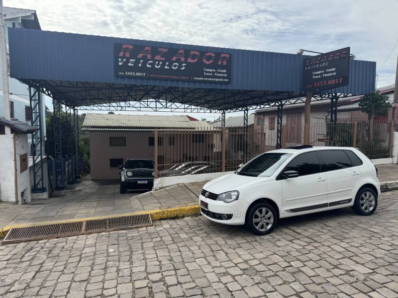 VOLKSWAGEN - POLO - 2012/2013 - Branca - Sob Consulta
