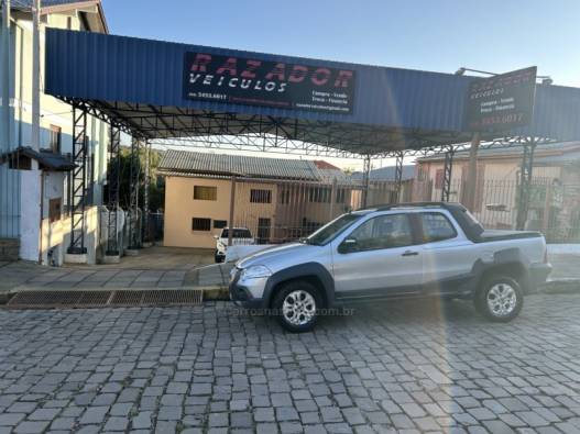 FIAT - STRADA - 2010/2010 - Prata - R$ 49.900,00