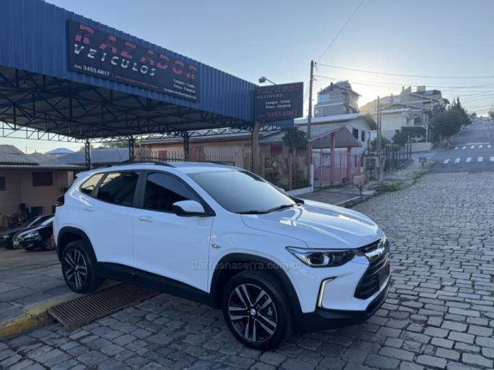 CHEVROLET - TRACKER - 2023/2024 - Branca - Sob Consulta